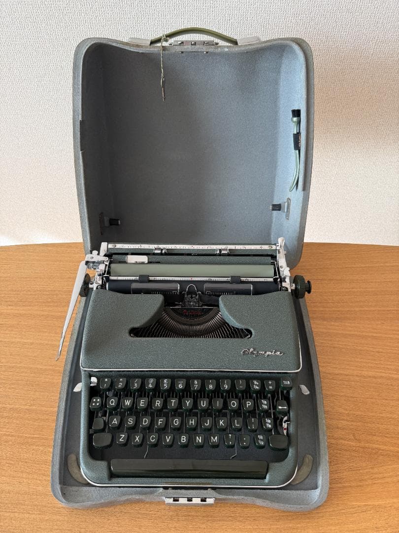 Olympia Model SM タイプライター Typewriter Olympia SM2 - BLACKBIRD TYPEWRITERS – Blackbird Typewriters