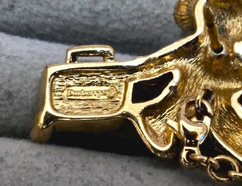 Burberrys バーバリー くま ベア 飛行機 ピンバッジ 40371