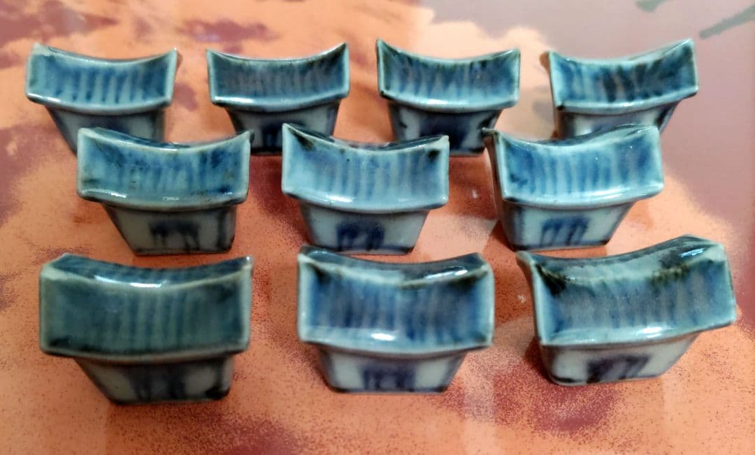 富本憲吉自作 染付家形箸置 10個組 大正13（1924）年作 DSC04323.jpg?v=1727839181